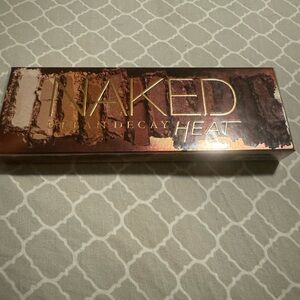 URBAN DECAY NAKED HEAT EYE SHADOW PALLET.



SOLD SOLD SOLD